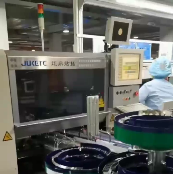 傳統(tǒng)手動(dòng)插件和自動(dòng)插件機(jī)生產(chǎn)的效率真的差別很大