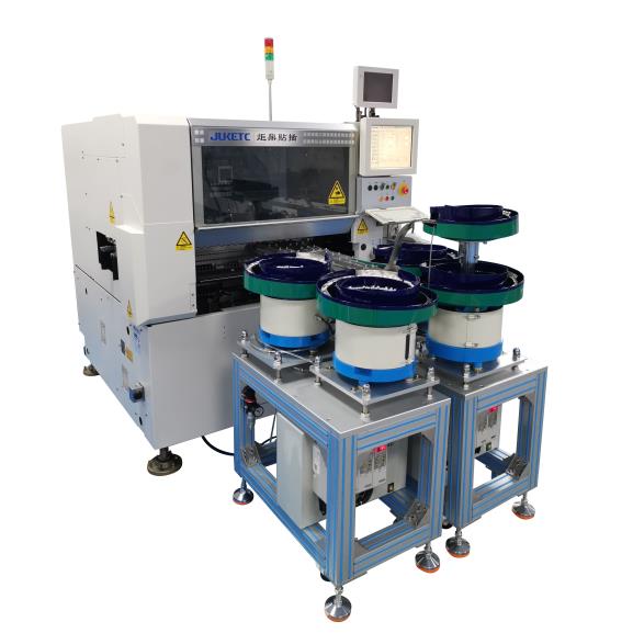 炬鼎品牌的自動(dòng)異形插件機(jī)：充電器生產(chǎn)廠家的明顯產(chǎn)量提升