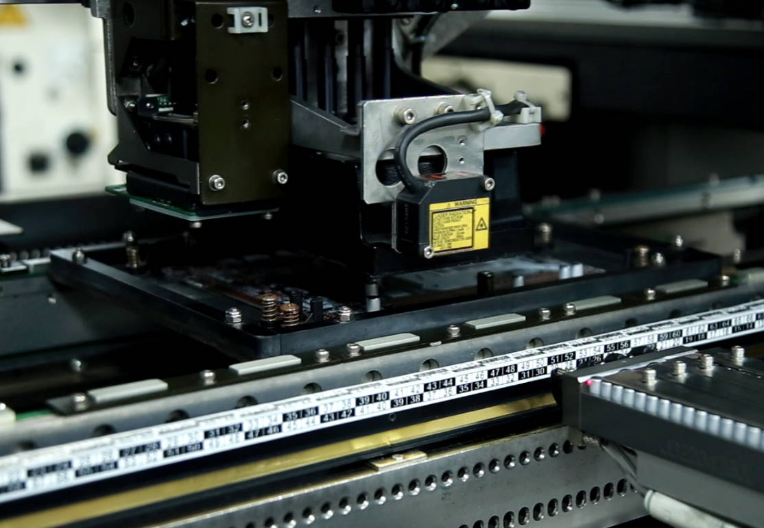 電子元件異形插件機(jī)的創(chuàng)新應(yīng)用與未來發(fā)展