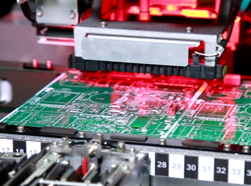 電視機PCB板插件機：推動電視機制造的高效與精準