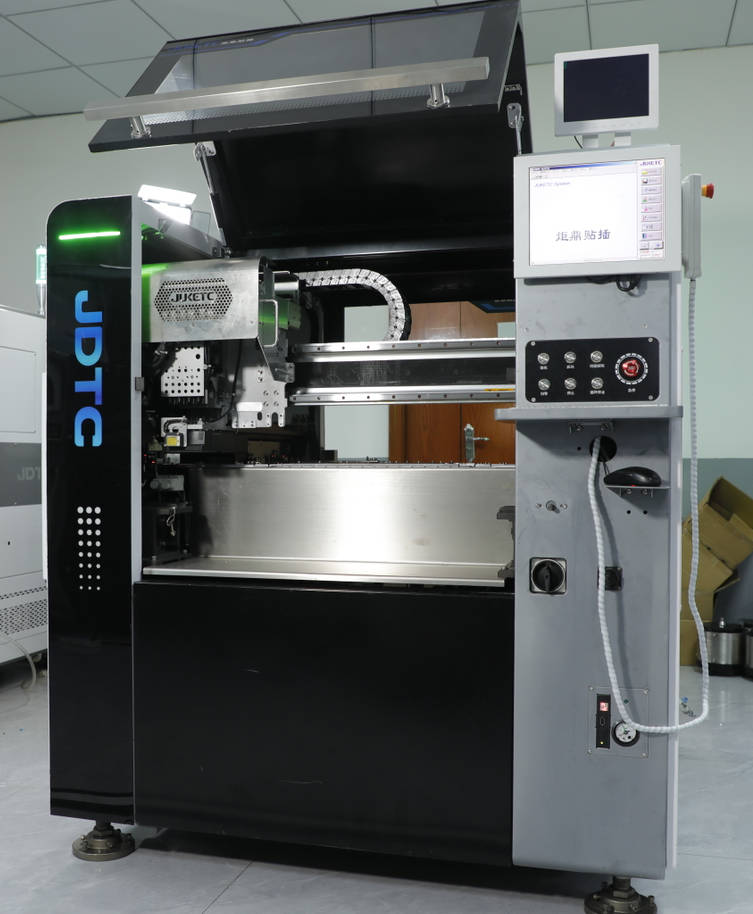 鎮(zhèn)流器插件機LED制造行業(yè)的必須設(shè)備