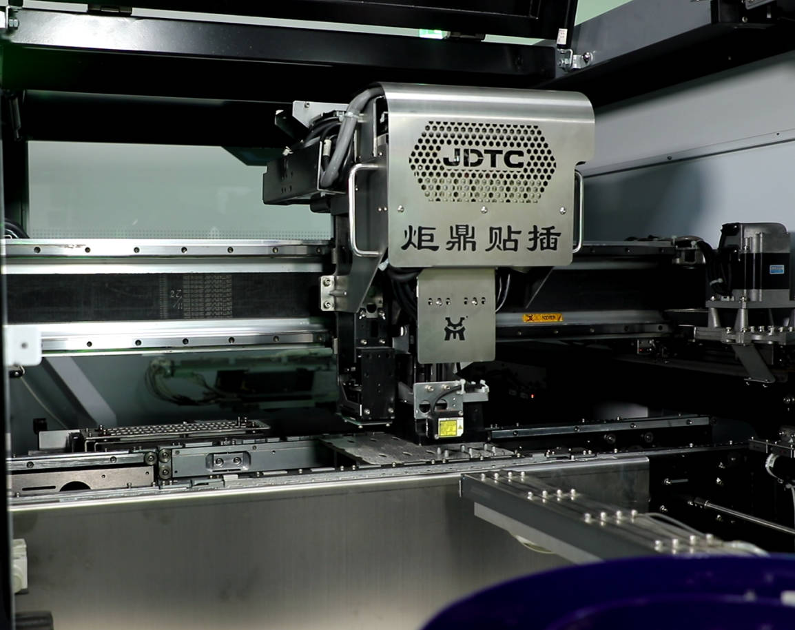 異形元器件插件機電子制造業的自動化創新設備