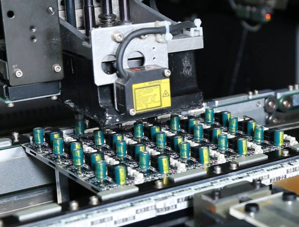 充電器電阻電容變壓器自動(dòng)插件機(jī)邁向智能制造的革新設(shè)備