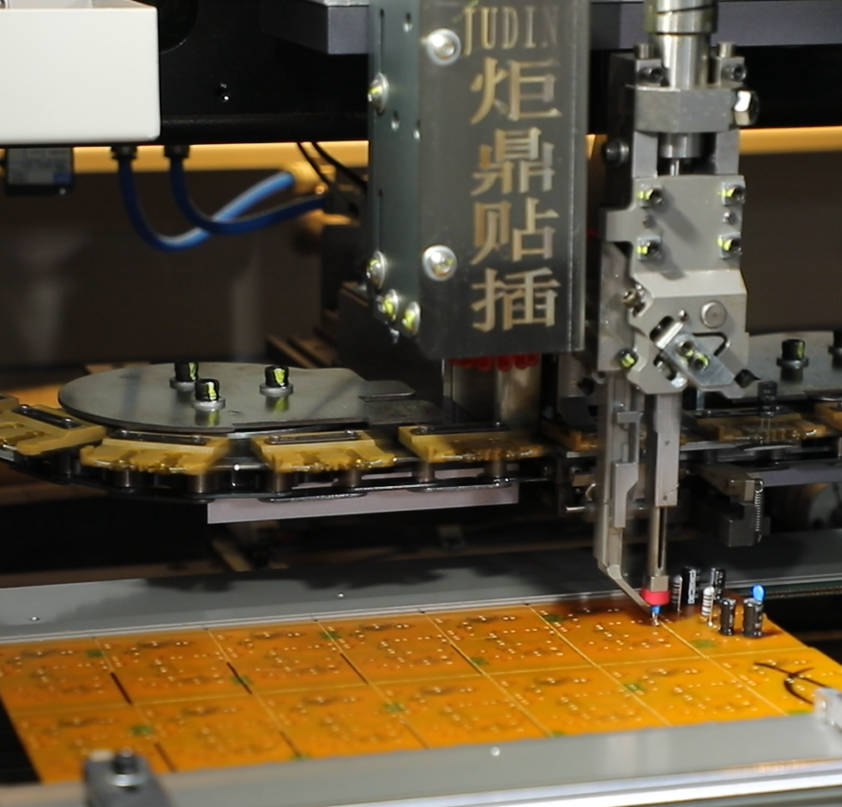 異形插件機在電子制造中的應用案例