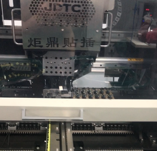 充電器插件機設備：助力電源制造業提質增效的智能解決方案?