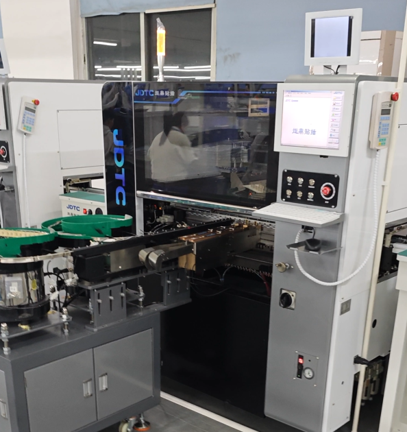 智能化插件機(jī)在工業(yè)4.0中的應(yīng)用實(shí)踐與發(fā)展趨勢(shì)?