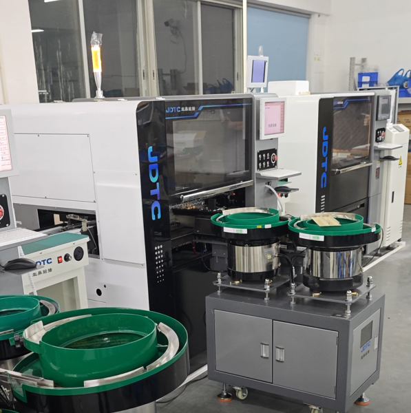 ??異形插件機(jī)在汽車電子制造中的關(guān)鍵應(yīng)用與質(zhì)量控制?