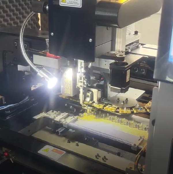 智能插件機(jī)：開啟電子制造智能化新時(shí)代的核心引擎